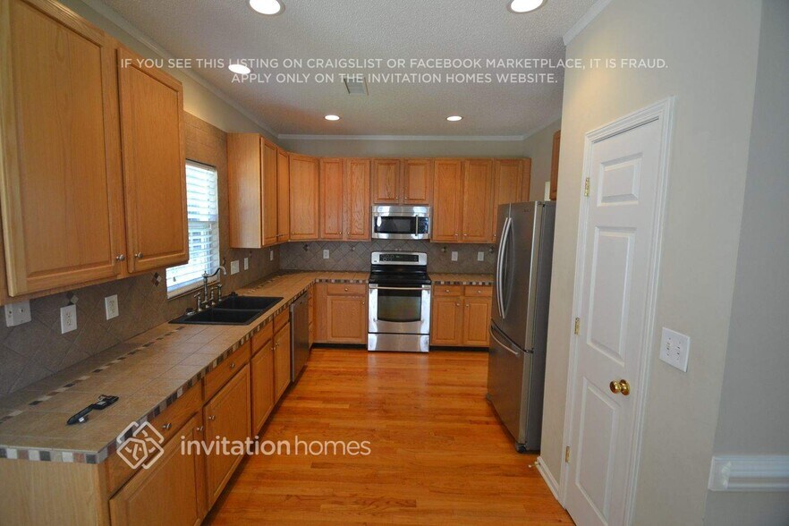 Building Photo - 8907 Walden Ridge Dr