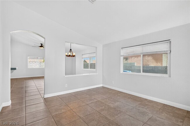 Building Photo - 630 Beresford Ave