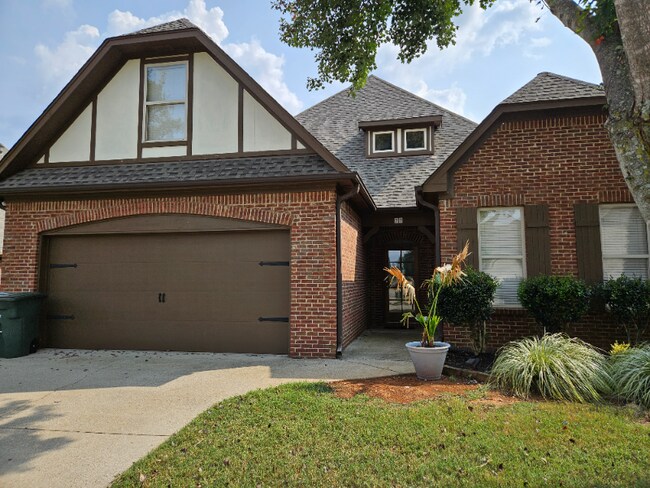 Primary Photo - 72 Maple Grove Blvd SW