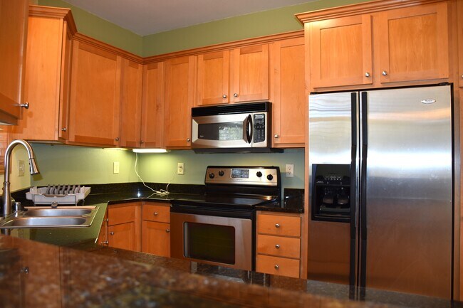 Building Photo - 13360 Fond du Lac Ave