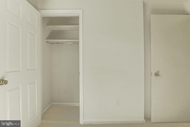 Building Photo - 3025 Ellenwood Dr