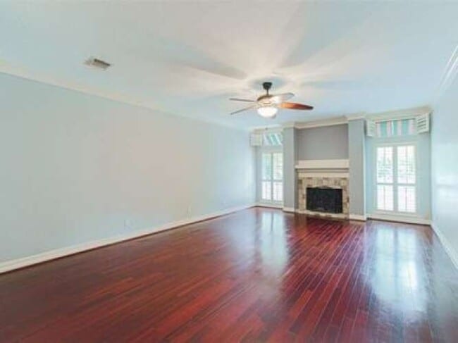 Building Photo - 20115 Echo Falls Dr