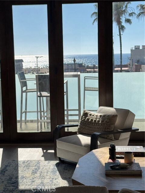 Building Photo - 1120 Palm Dr