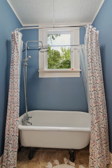 Building Photo - 509 Dabbs St