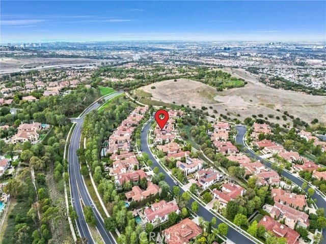 Building Photo - 31 Cezanne