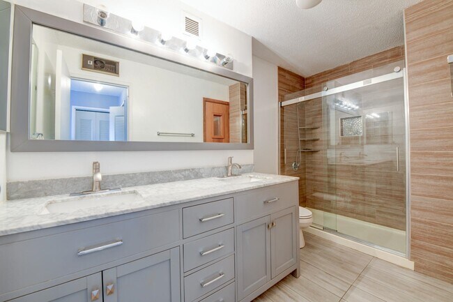 Building Photo - 232 Harmon Cove Tower