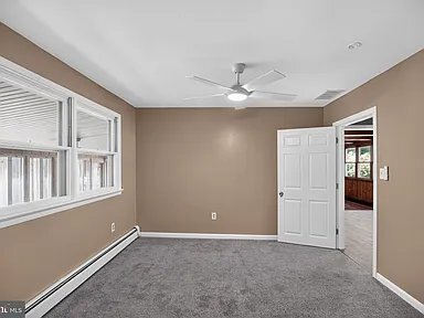 Building Photo - 930 Sykesville Rd