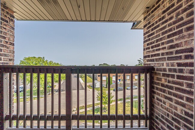 Building Photo - 700 Perrie Dr