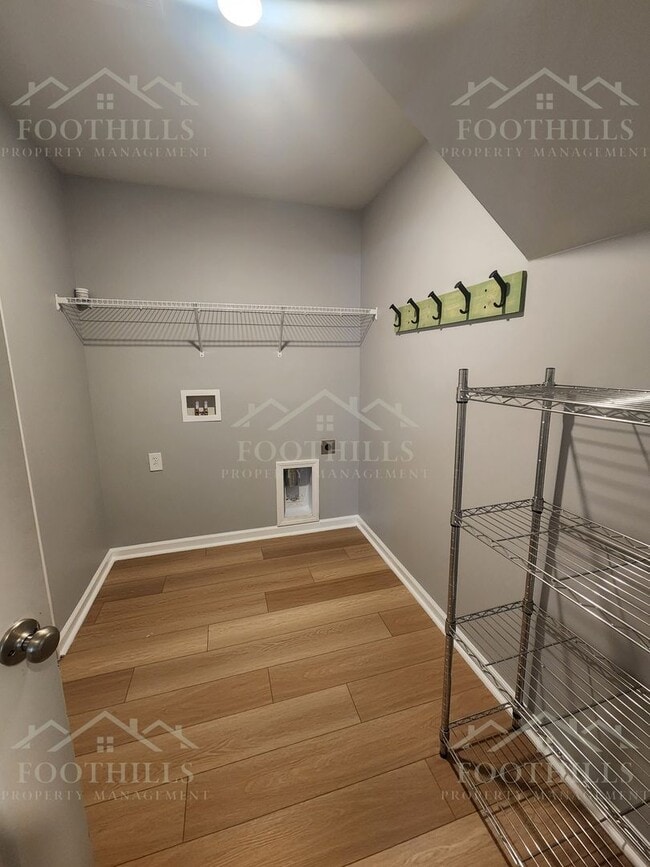 Building Photo - 18 Chalet Ct