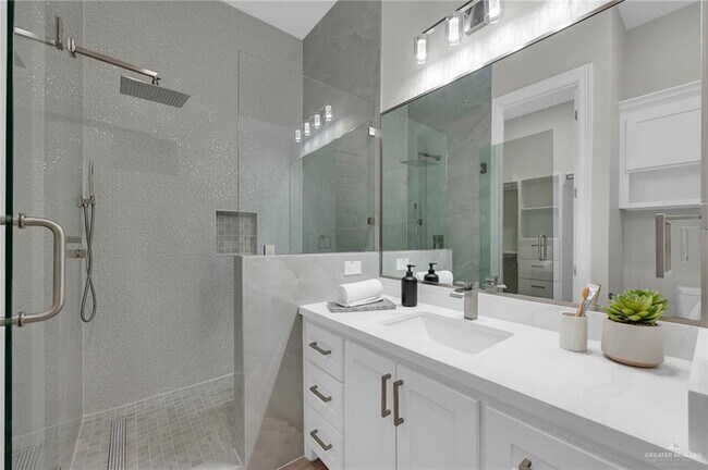 Building Photo - 14 Makayla Dr