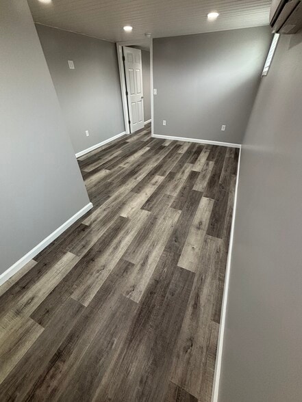 Building Photo - 15 N Wickliffe Cir