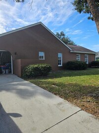 Building Photo - 417 Lake of the Woods Dr