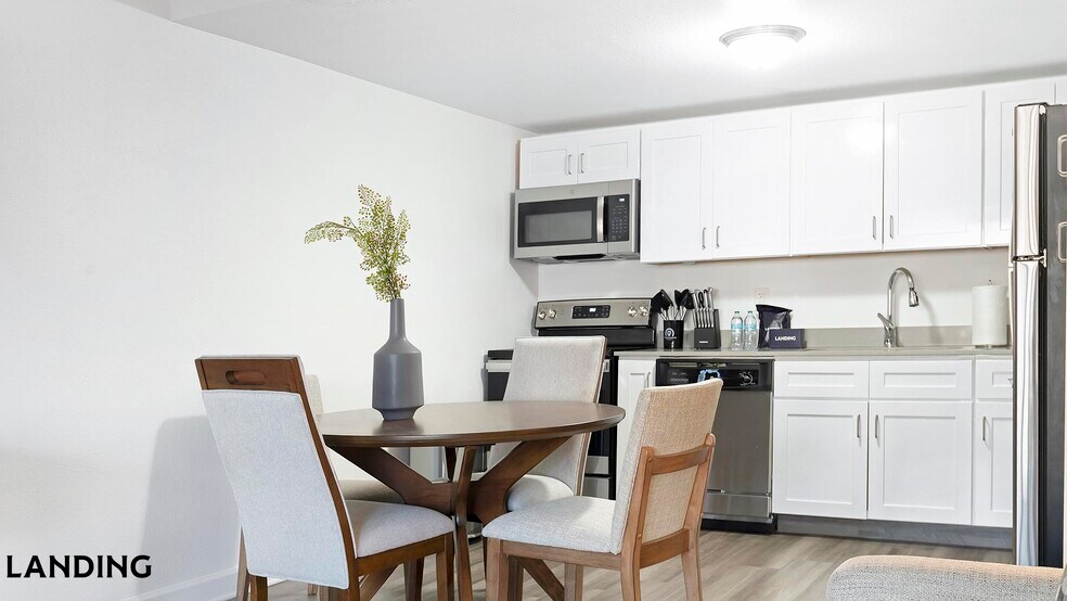 Building Photo - 2851 Maingate Village Cir