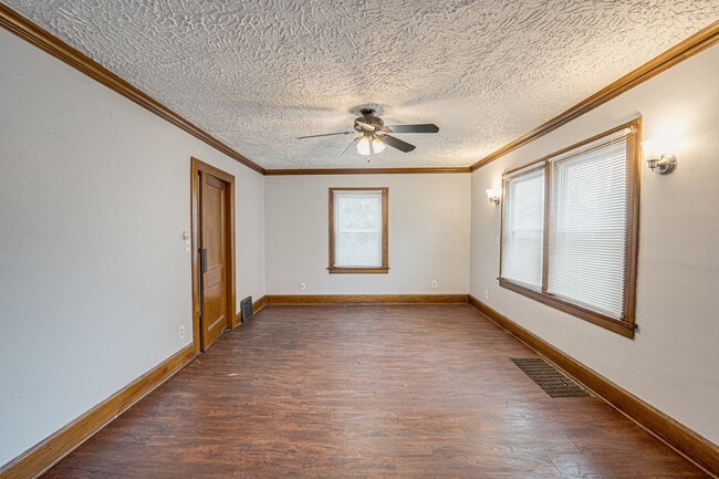 Building Photo - 814 22nd Ave