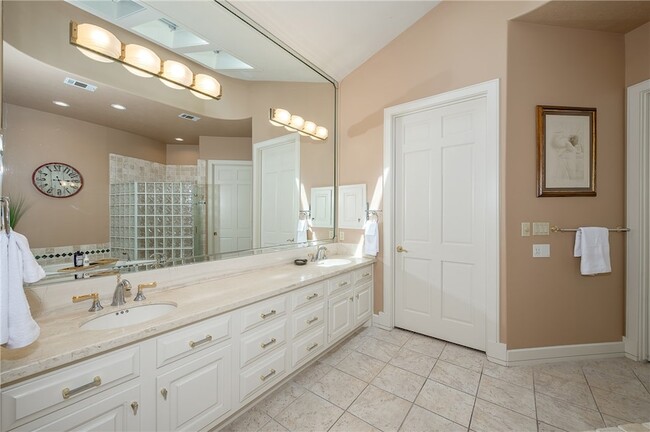 Building Photo - 4776 Stonebriar Cir