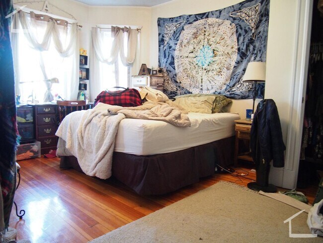 Building Photo - 34 Tremont St