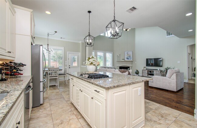 Building Photo - 28627 Rolling Ridge Dr