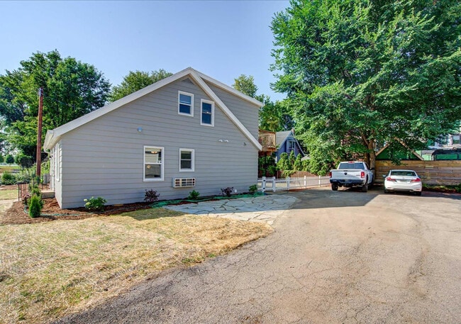 Building Photo - 156 Rodney Ct