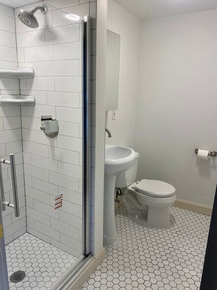 Building Photo - 37 Arlington St