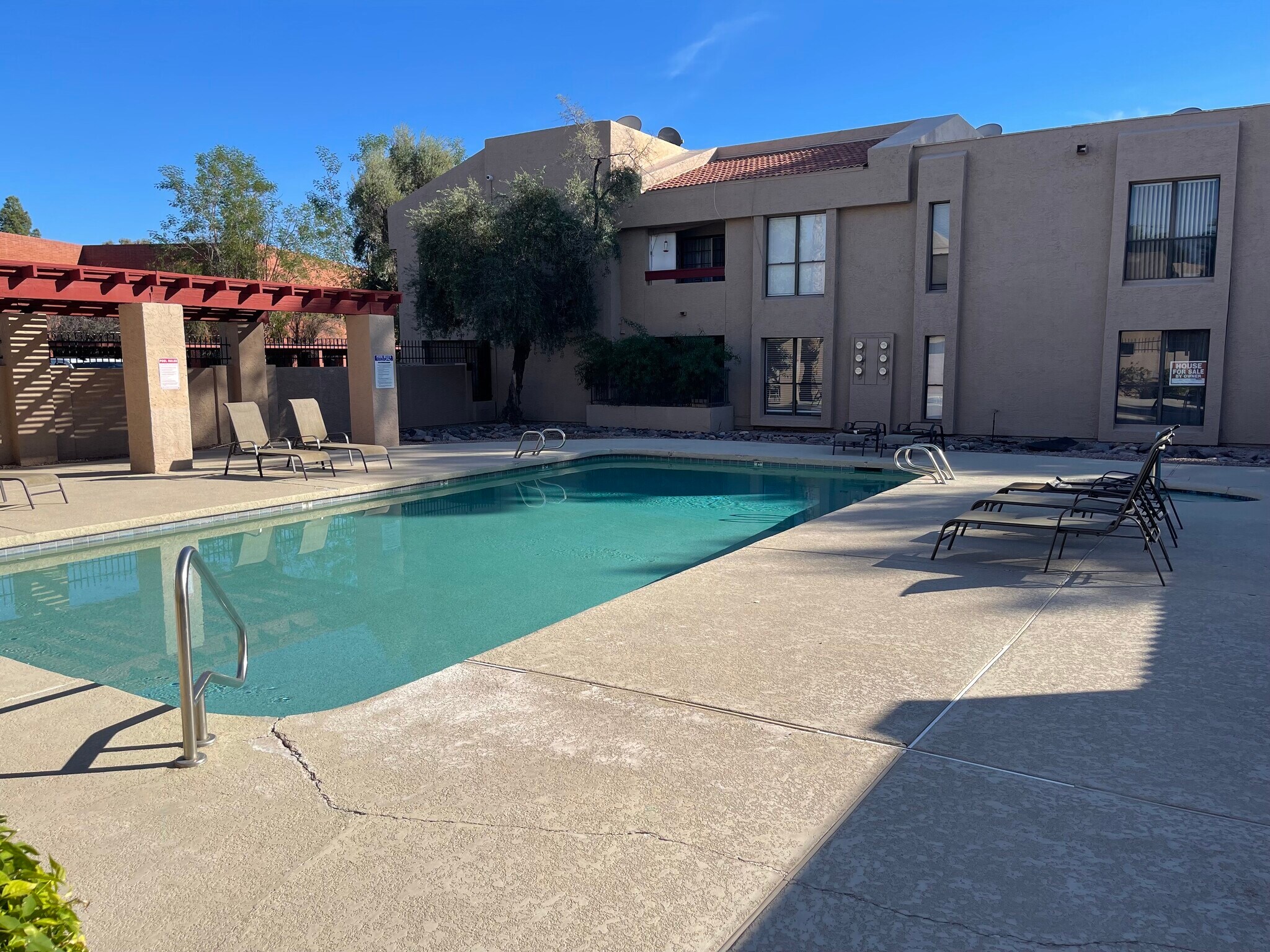Building Photo - 3131 W Cochise Dr