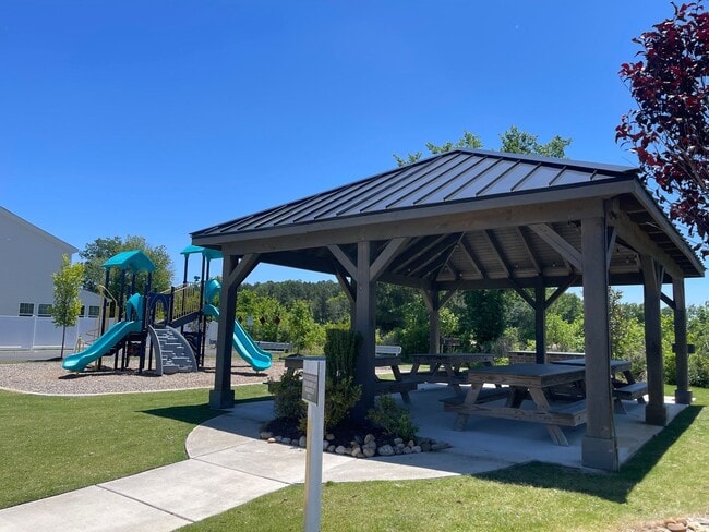 Building Photo - Grassfield Meadows