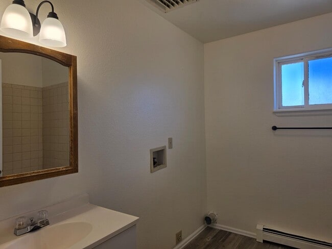 Building Photo - 3244 White Ave