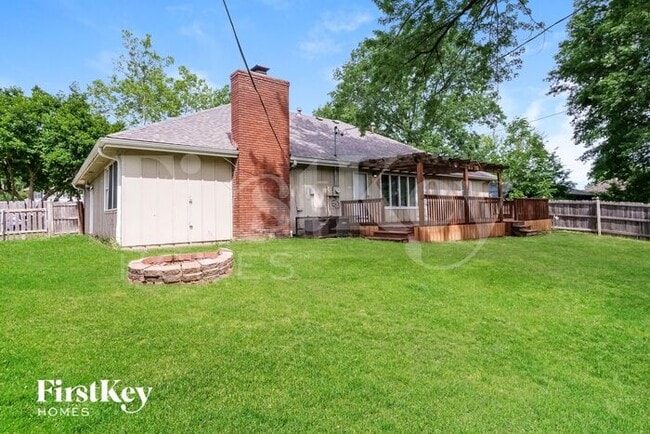 Building Photo - 8605 Maywood Ave