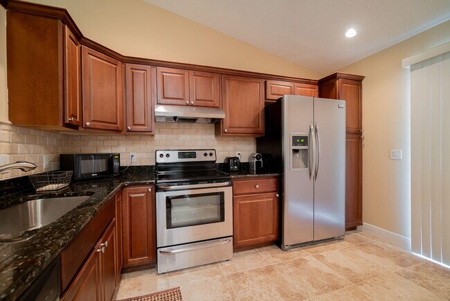 Building Photo - 13095 Belhaven Ct