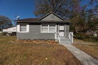 Building Photo - 3101 N 3rd St Cir