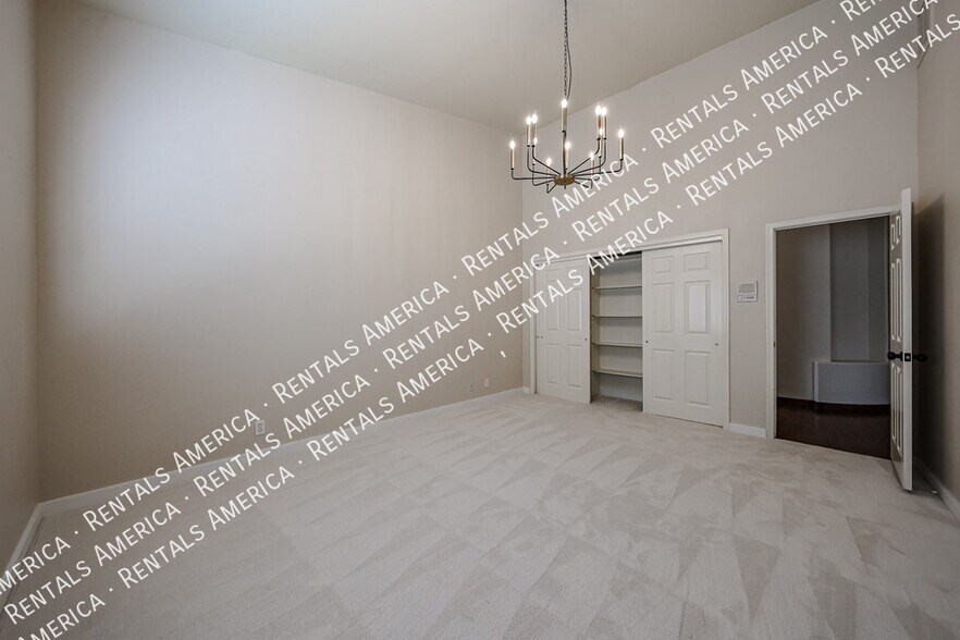 Building Photo - 3525 E Equestrian Trail