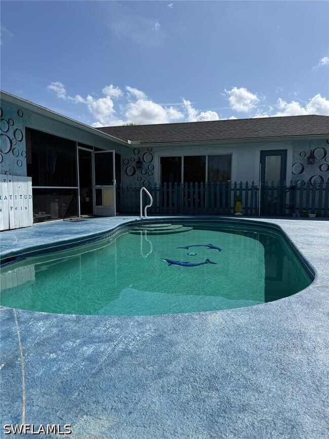 Building Photo - 3220 29th Ave NE