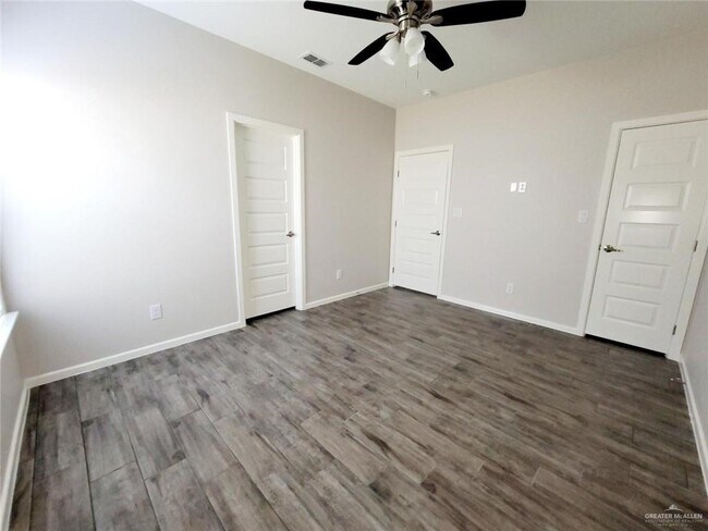 Building Photo - 7107 N 59th Ln