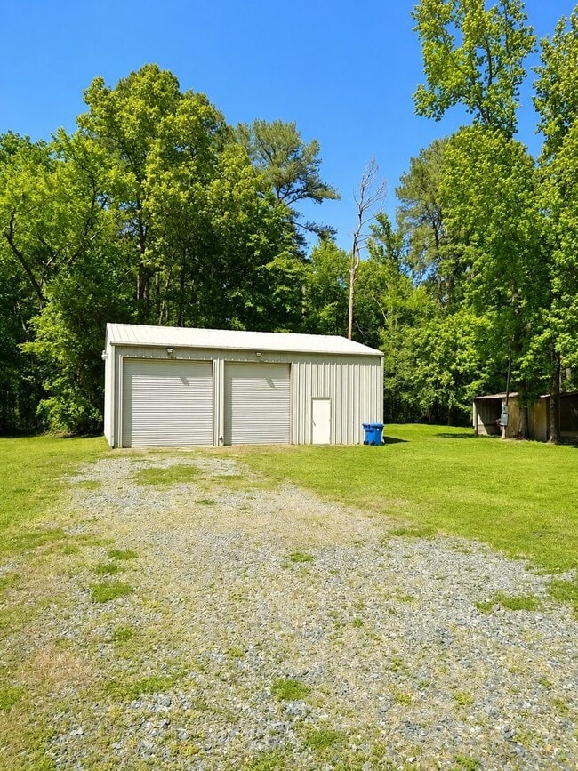 Building Photo - Haughton Home!