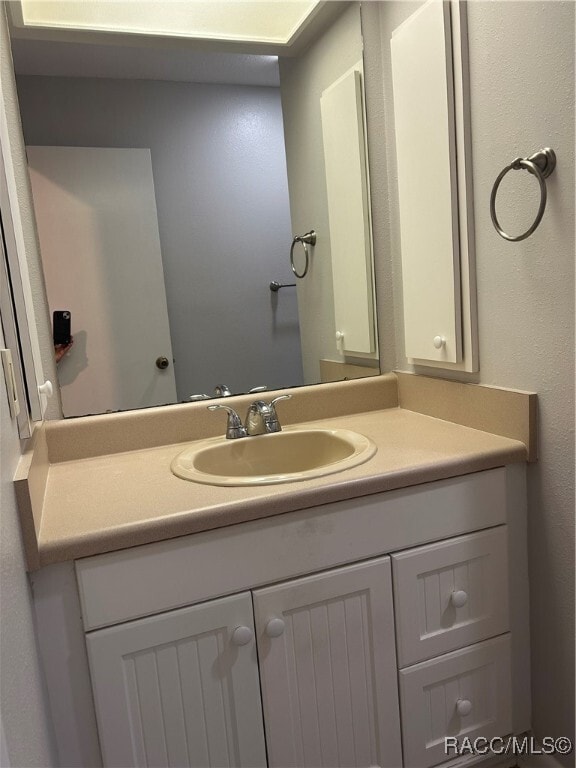 Building Photo - 13 Boxelder Ct