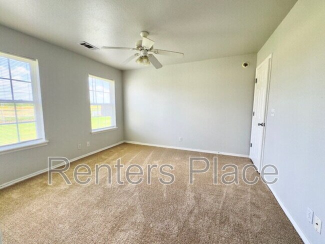 Building Photo - 3605 W Beech