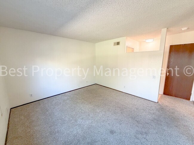 Building Photo - Great Shape Single Family Home near Fremont Bart Station