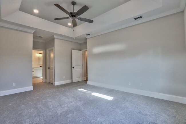 Building Photo - 43 Saralan Gdn Dr