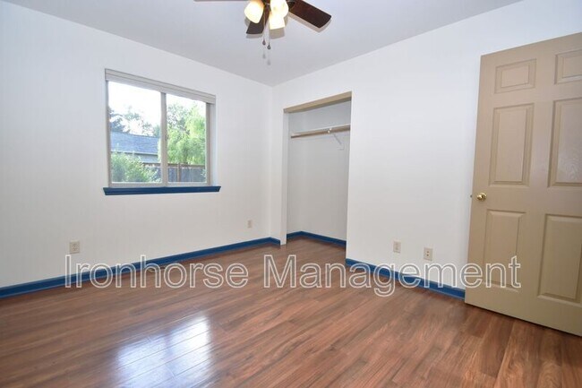 Building Photo - 502 Sanders Ave