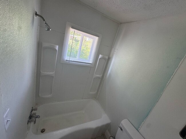 Building Photo - Charming 1-Bedroom Apartment in Elizabethton, TN