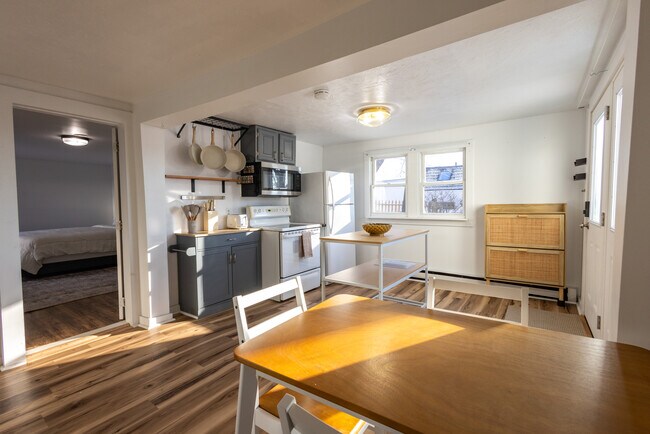 Building Photo - 9 Prospect St