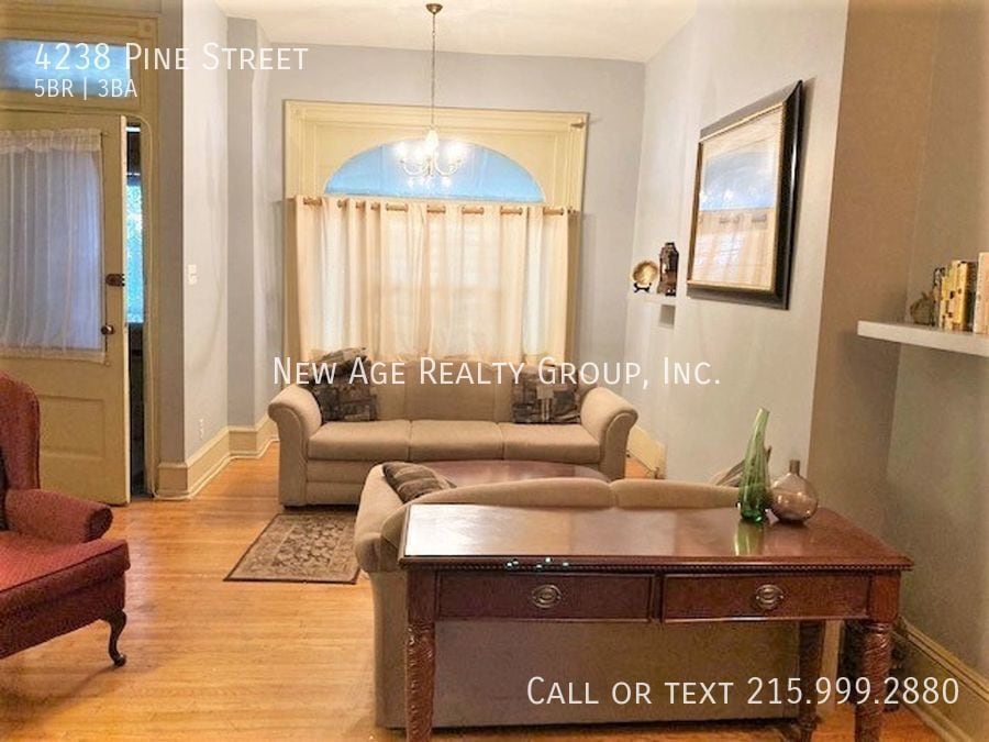 Building Photo - 4238 Pine St