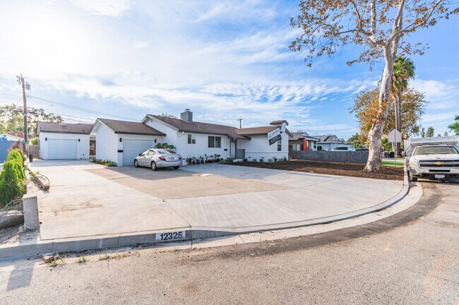 Building Photo - 12325 Hester Pl