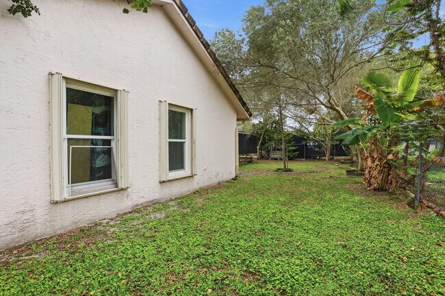 Building Photo - 2171 NW 76th Ave