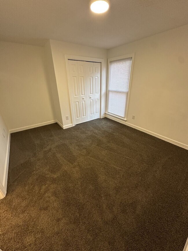 Building Photo - 2 Bedroom 2 Bathroom Condo!