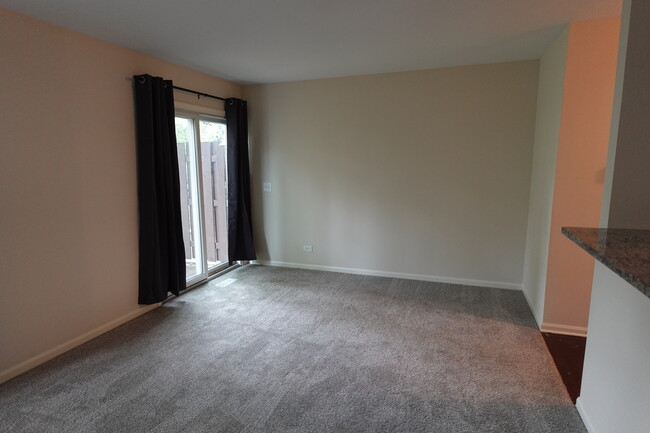 Building Photo - 1070 Woodhill Ct