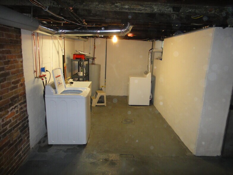Building Photo - 725 McCaslin St
