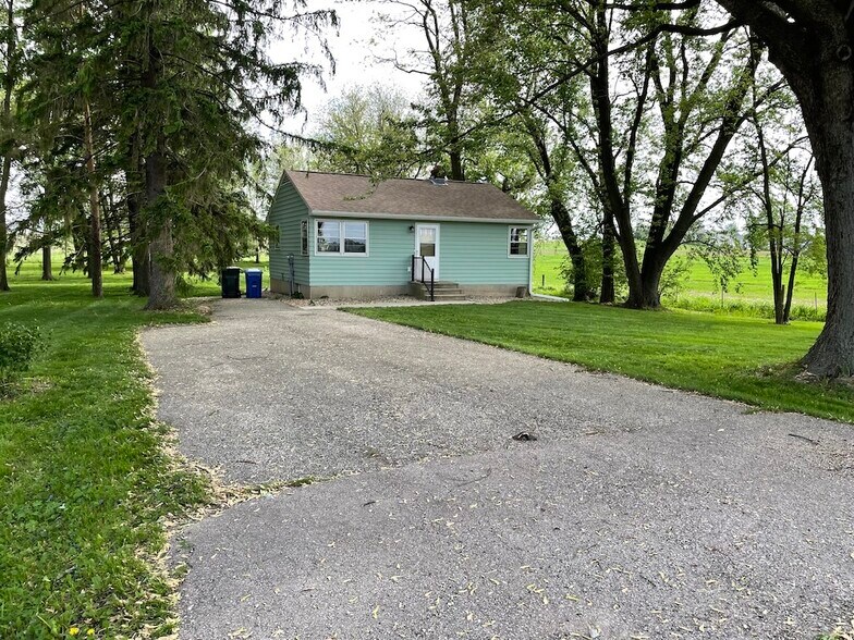 Building Photo - 7127 Elderberry Rd