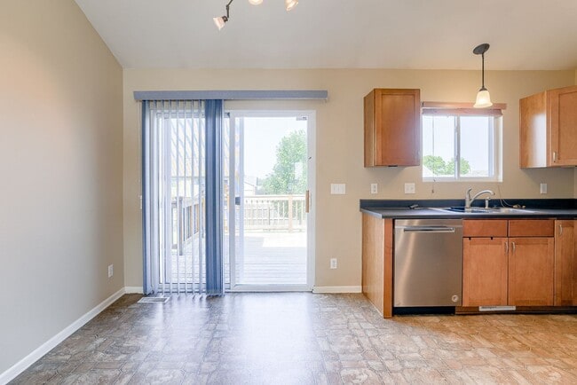 Building Photo - Charming Multi-Level Near Parks and Lakes!!