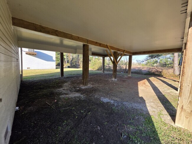 Building Photo - 4/2/2-Ready for Move In