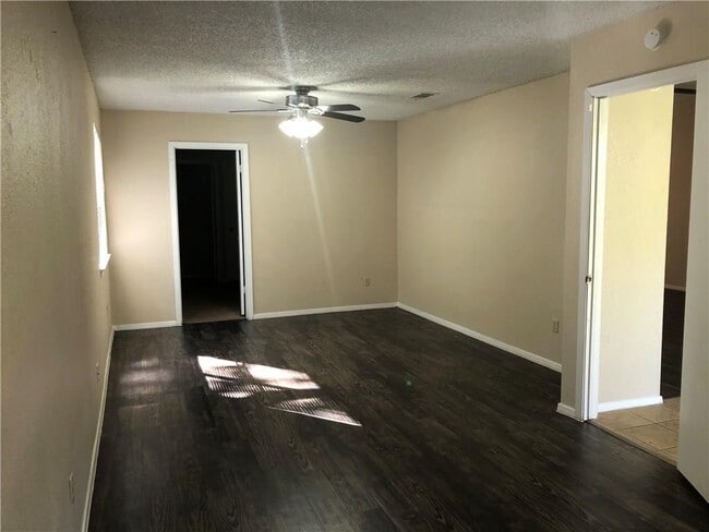 Building Photo - 6211 Sunkist Ln